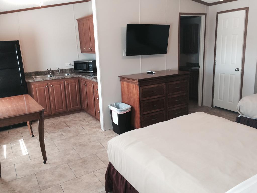 Oasis Lodge Big Lake Room photo