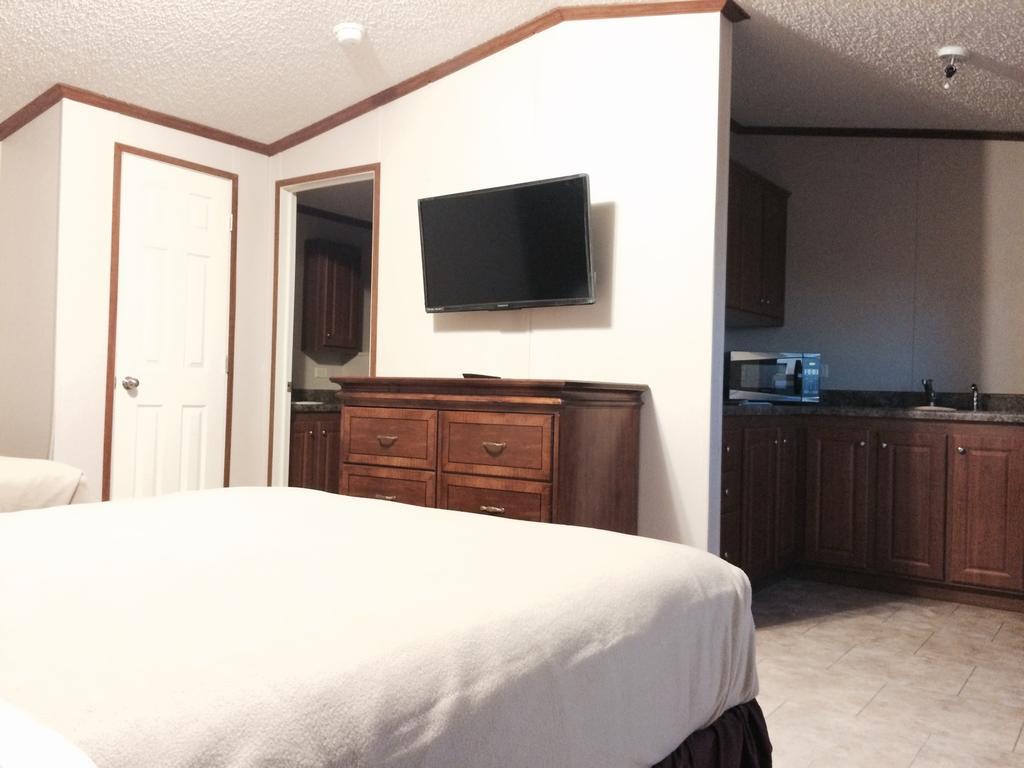 Oasis Lodge Big Lake Room photo